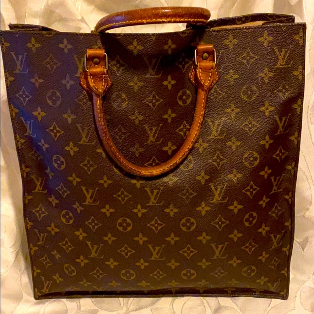 Louis Vuitton Gm Tote